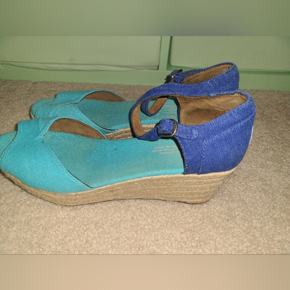 Toms Blue and Navy Platform Wedges Size 9W